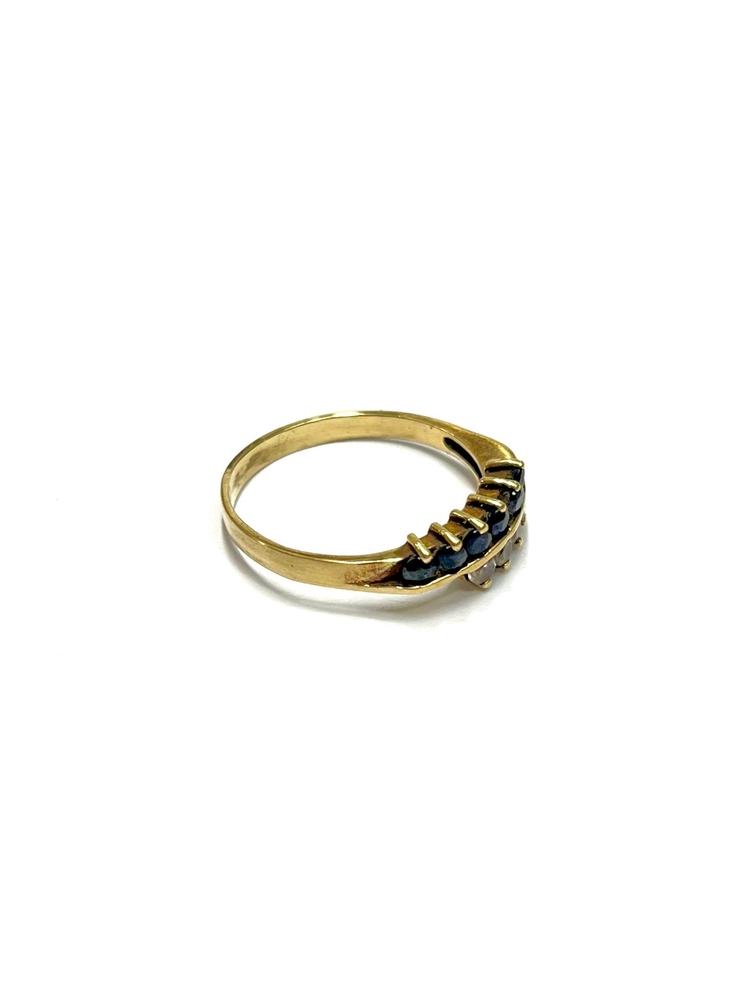 Anillo de Oro con Piedras Negras y Blancas — 10k | 1.8gr | #7.5