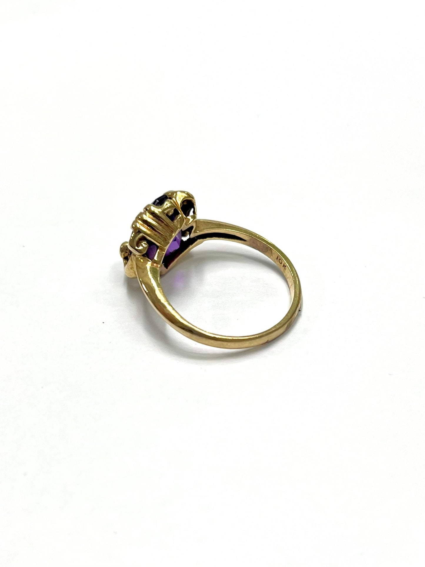 Anillo de Oro con Piedra Morada — 10k | 3gr | #7