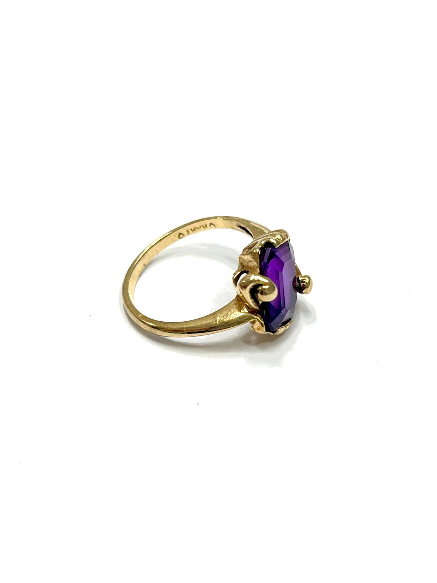Anillo de Oro con Piedra Morada — 10k | 3gr | #7
