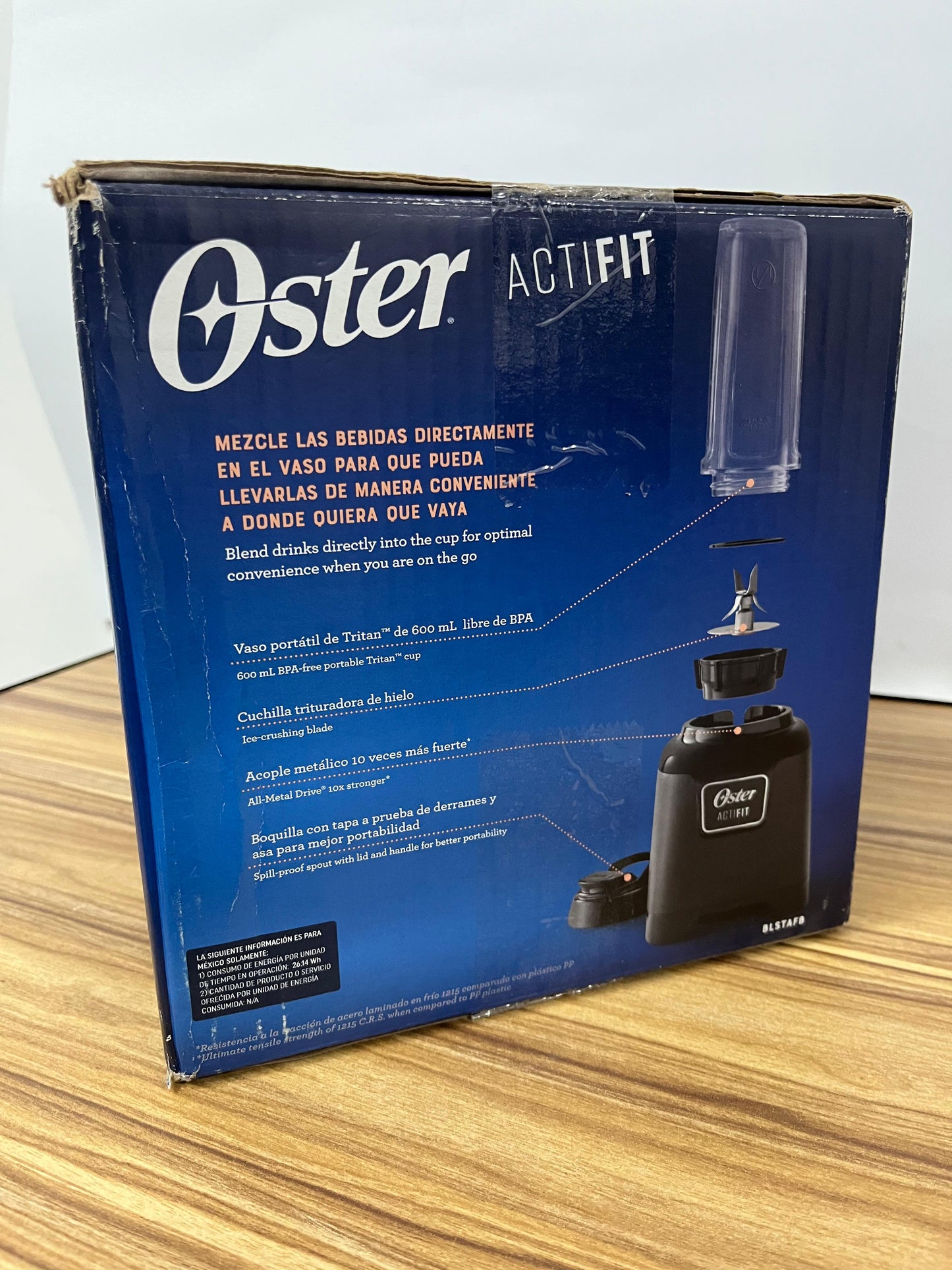 Licuadora Sistema de nutrición Oster® ActiFit™ con vaso portátil Tritan - Nueva