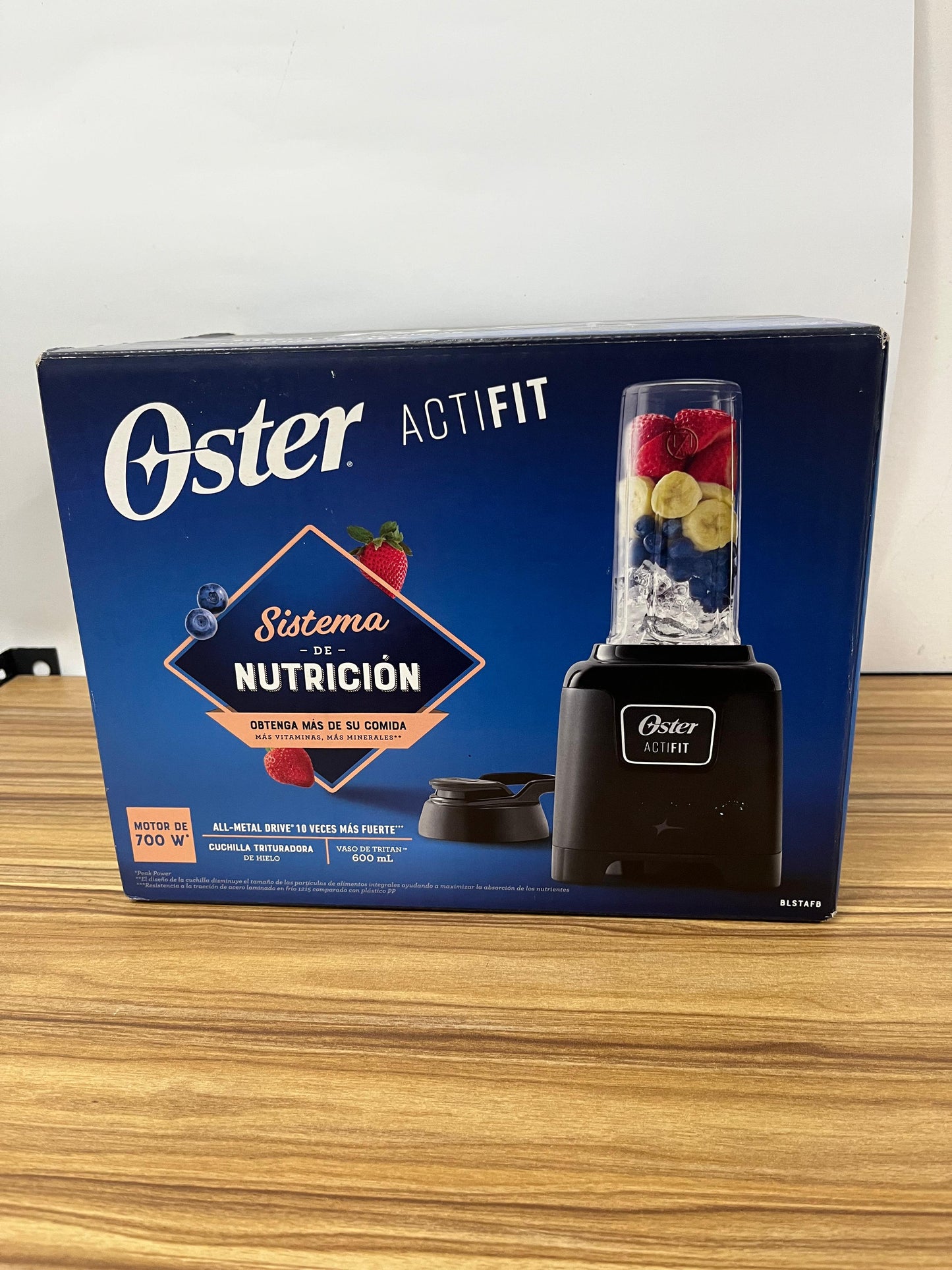 Licuadora Sistema de nutrición Oster® ActiFit™ con vaso portátil Tritan - Nueva