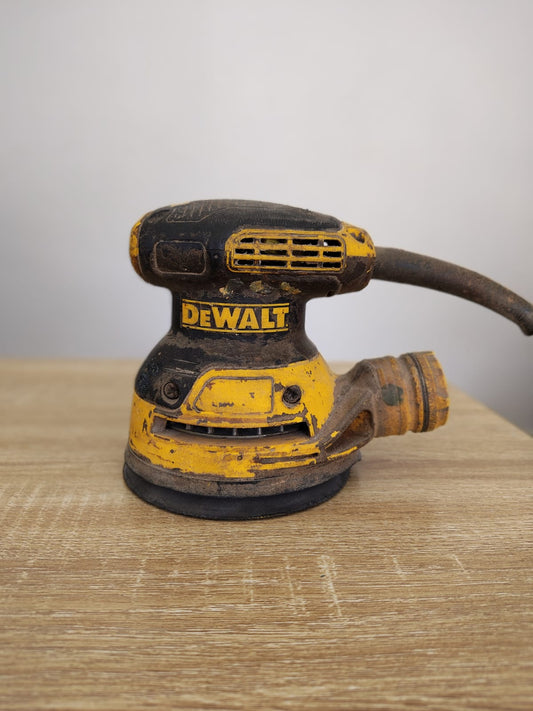 Lijadora Orbital DeWalt DWE6421 – Usada