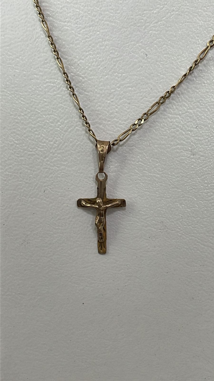 Cadena y dije religioso para Dama de Oro 14K