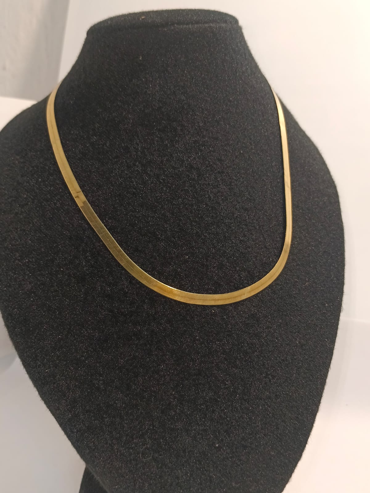 Gargantilla de Oro 18k Plana – 9.7g 💛✨