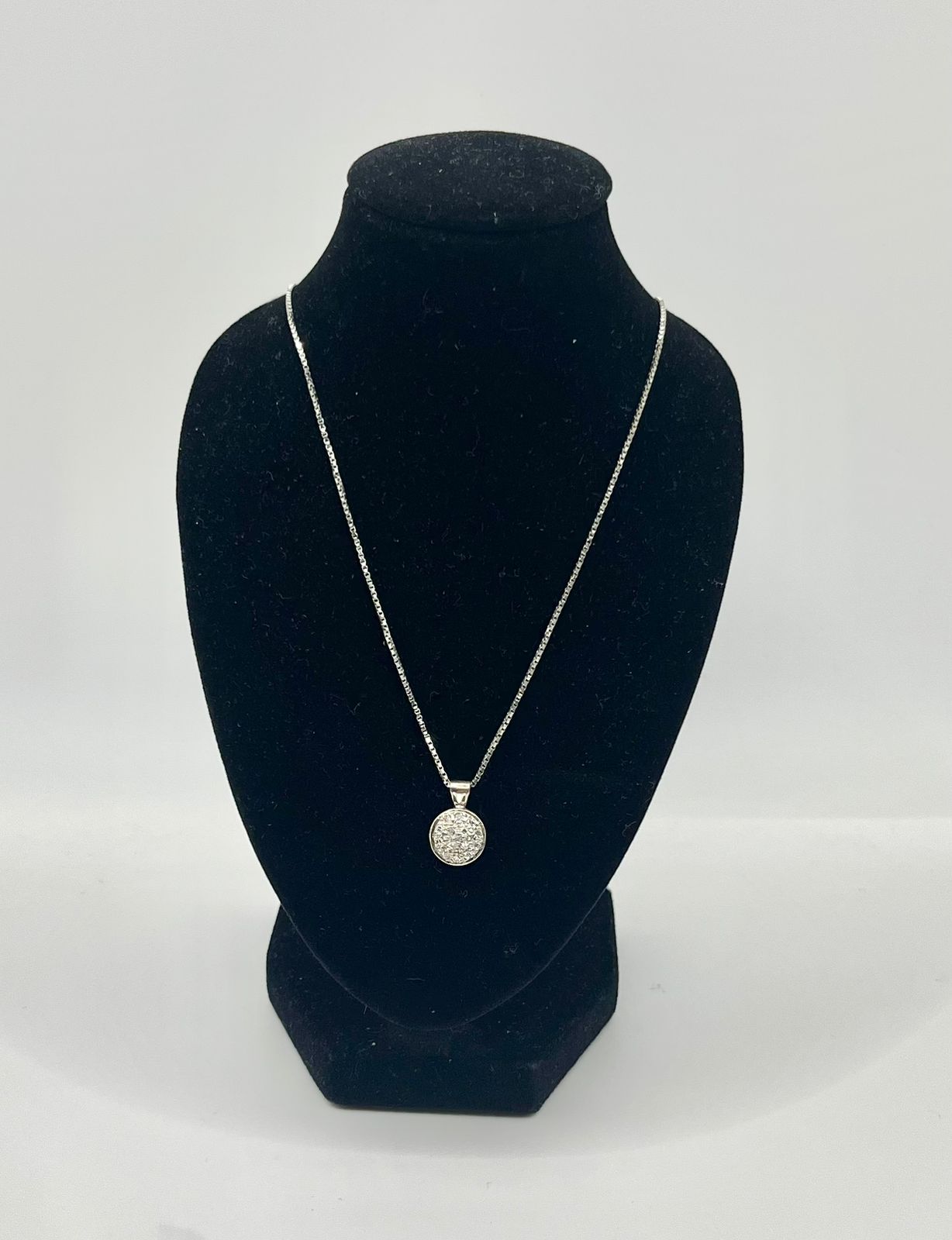 CADENA DE ORO BCO 14K TIPO CUBITOS CON DIJE SINTETICO 2.5 GR 23.5 CM