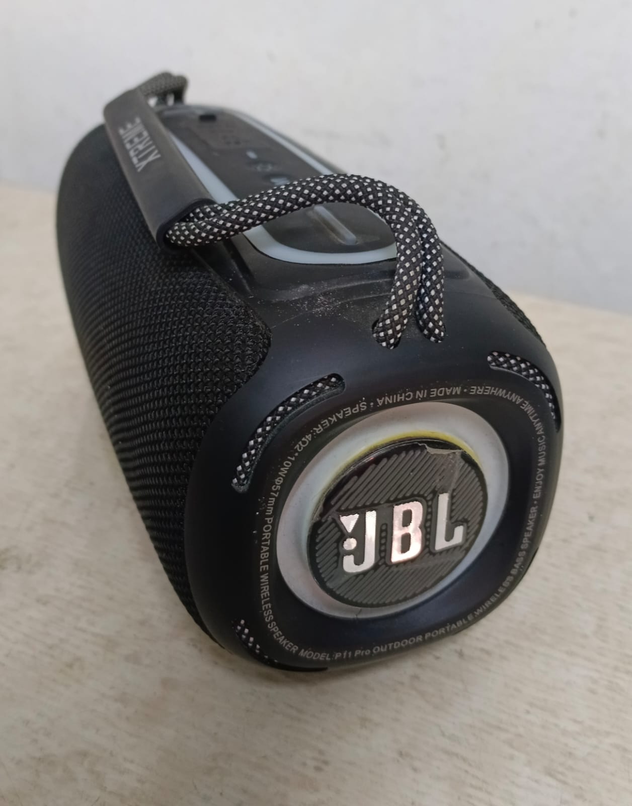 Bocina Recargable JBL xtream, usado