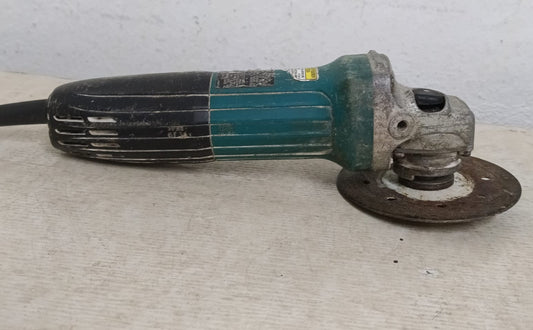 Mini esmeril MAKITA ga4030 con disco, usado