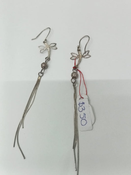 par de aretes plata diseño libelula