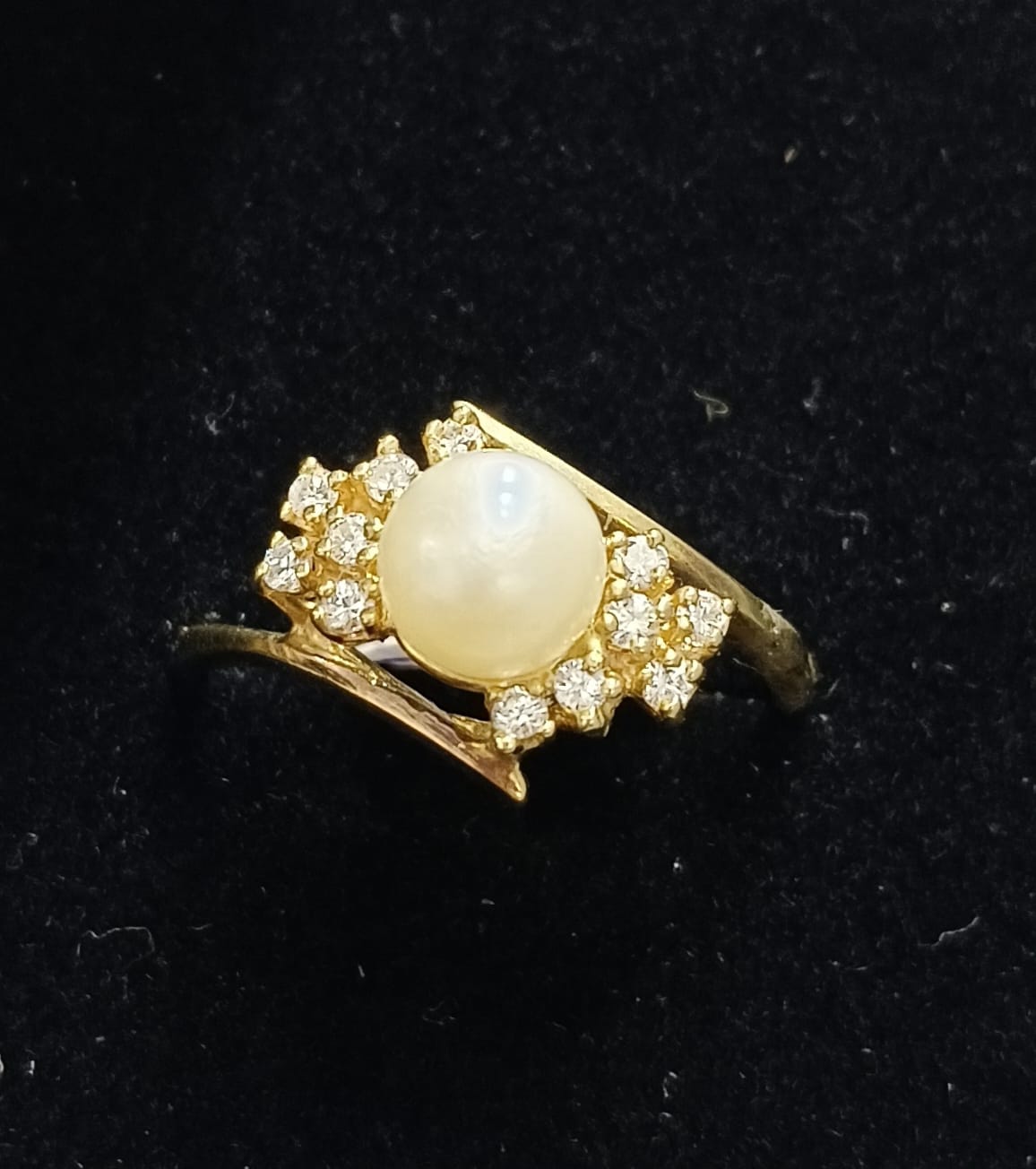 Anillo de ORO con perla 14k peso 2.8gr, usado
