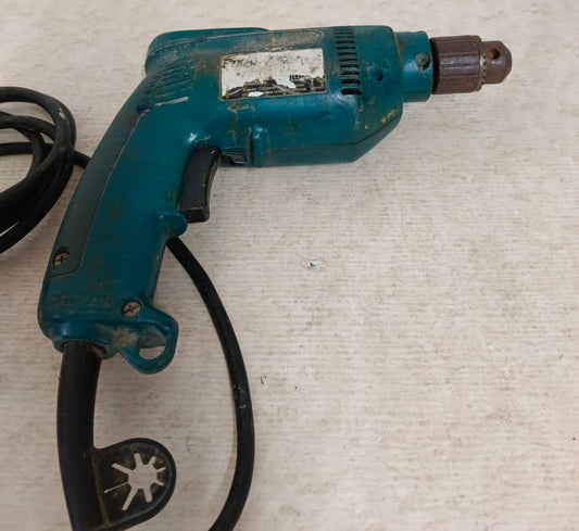Taladro MAKITA , usado