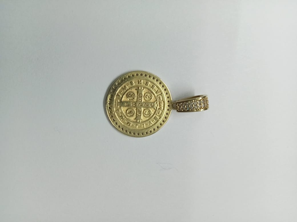 Dije San Benito en Oro 10k con Piedras – 2.6 g