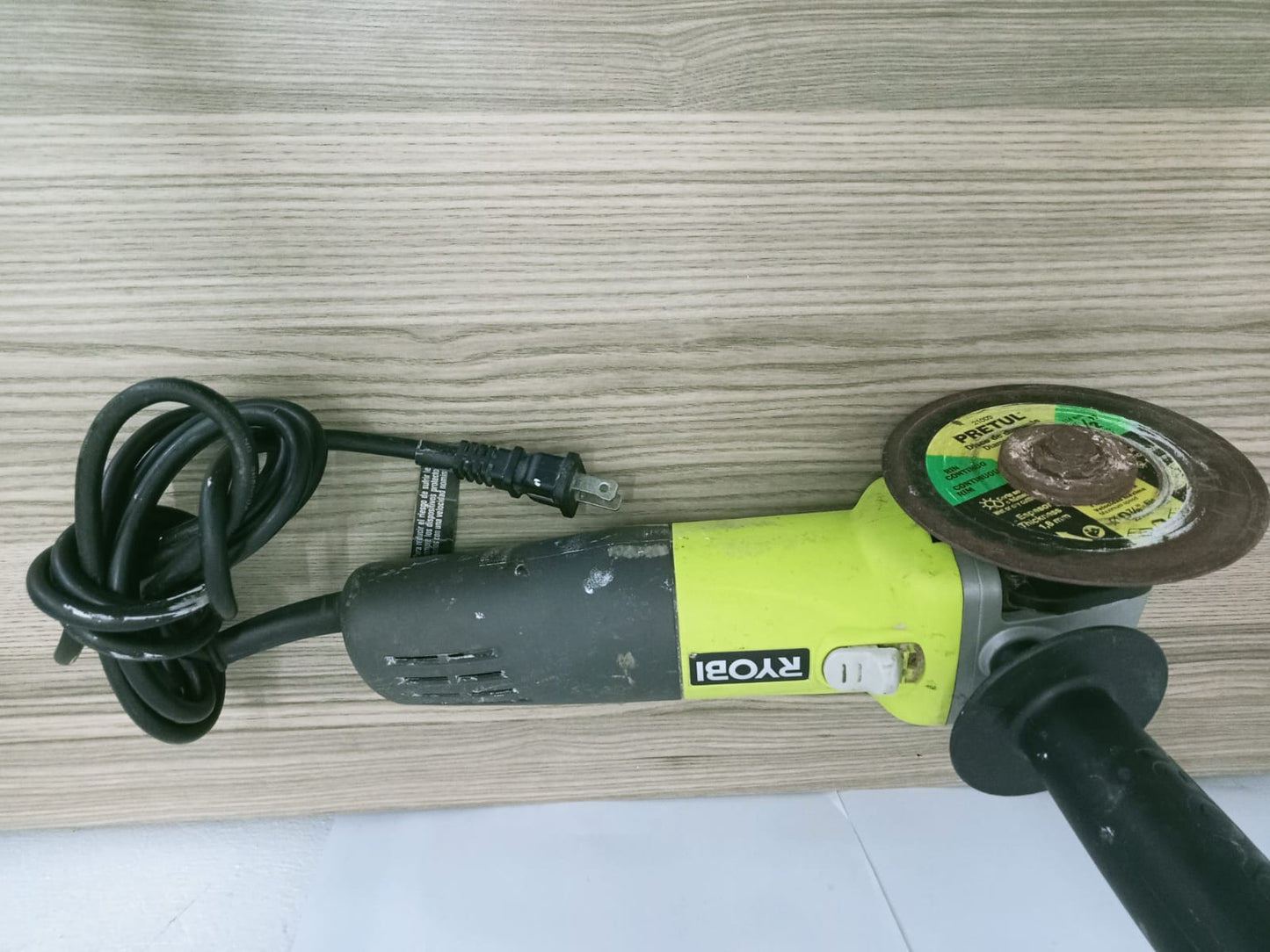 🔧 Esmeriladora Angular Ryobi 4½″