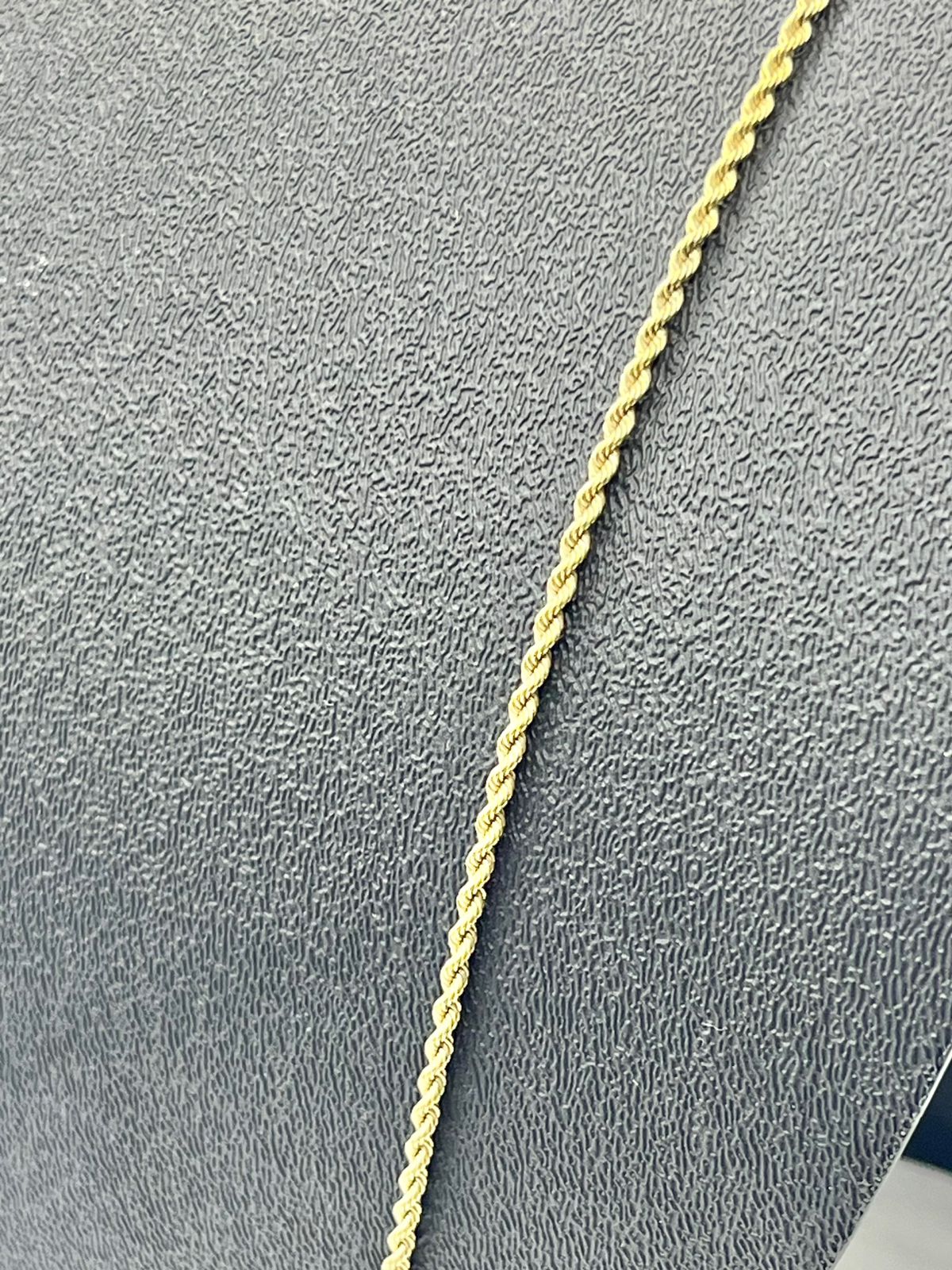 Cadena tipo torzal 8k peso 8.10 gramos usada