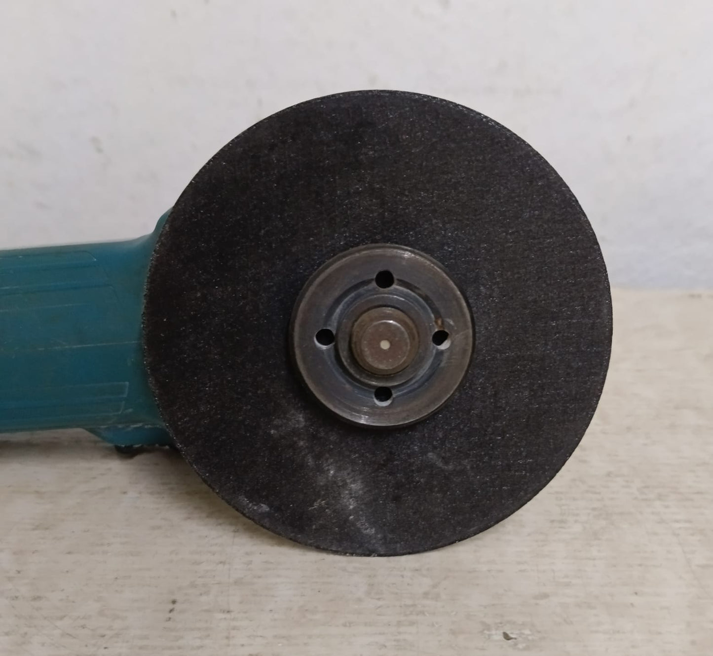 Mini Esmeril Makita m9507 con disco, usado