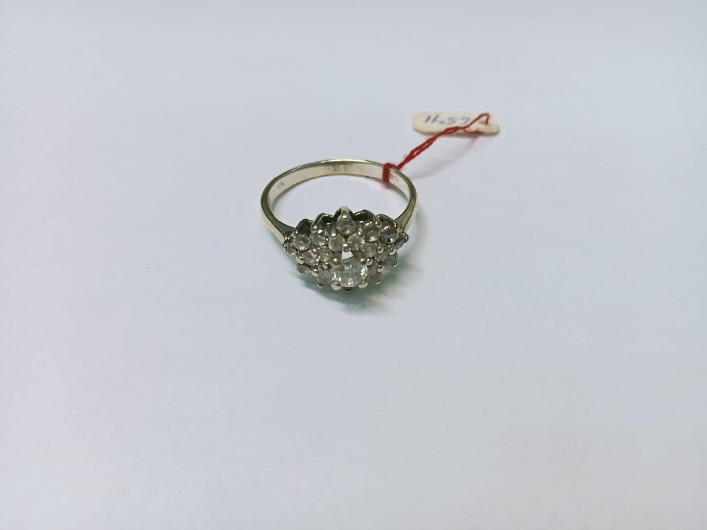 💍 Anillo de Oro Blanco 14K con Piedras Sintéticas – Talla 6.5 💎