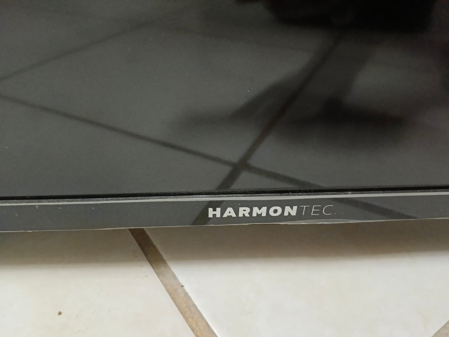 Smart tv 32 pulgadas HARMONTEC,usado