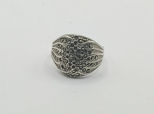 Anillo con sinteticos PLATA 925 peso 3.8gr, usado