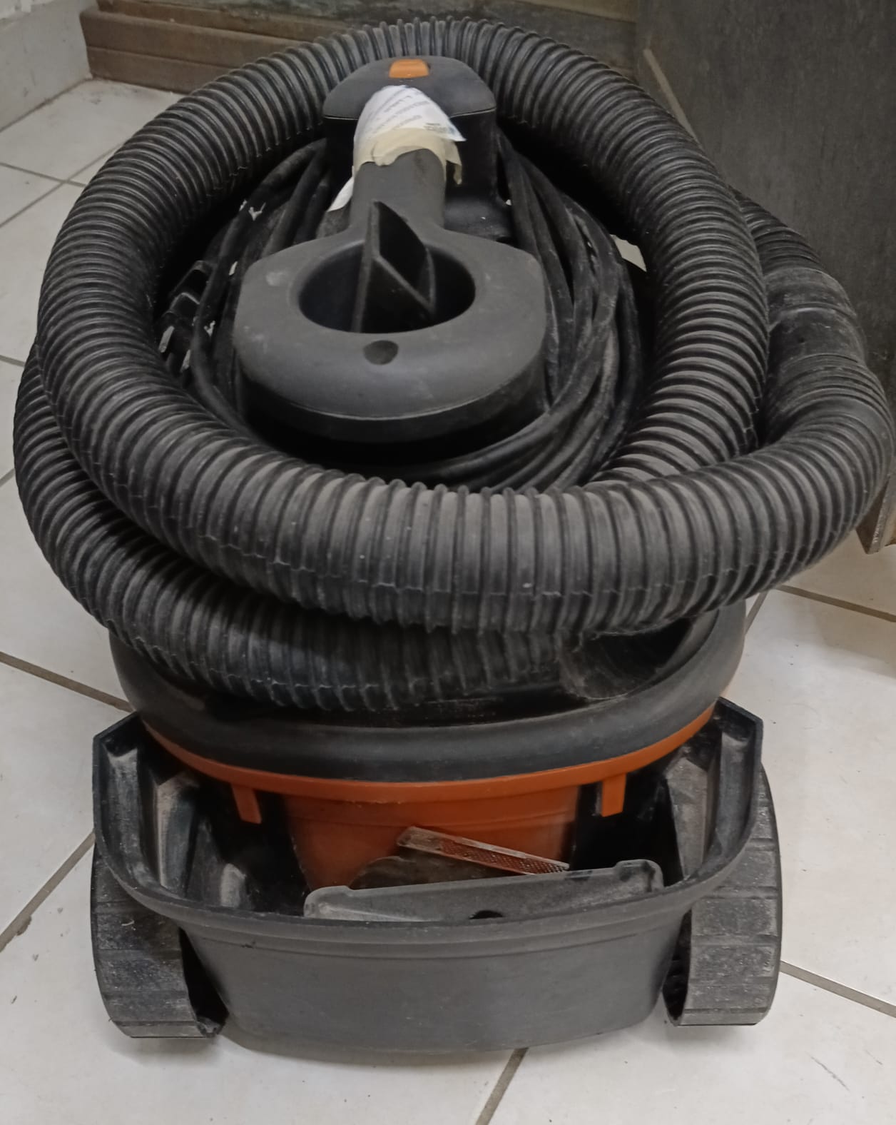 Aspiradora RIDGID 4 GALONES, usado