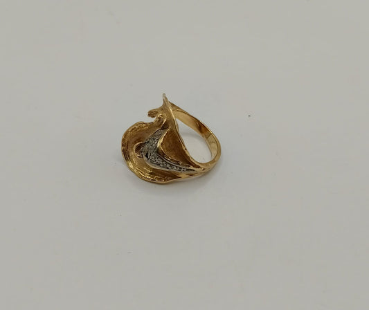 Anillo tipo concha ORO 18k peso 7.5gr, usado