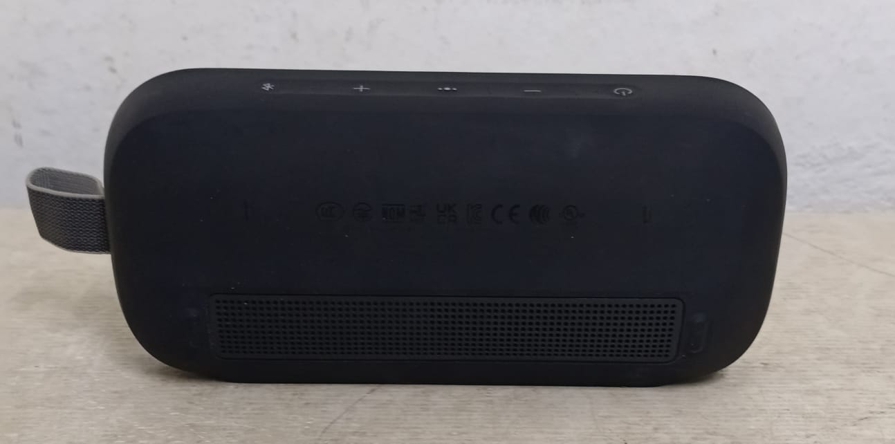 Bocina recargable BOSE soundlink flex, usado