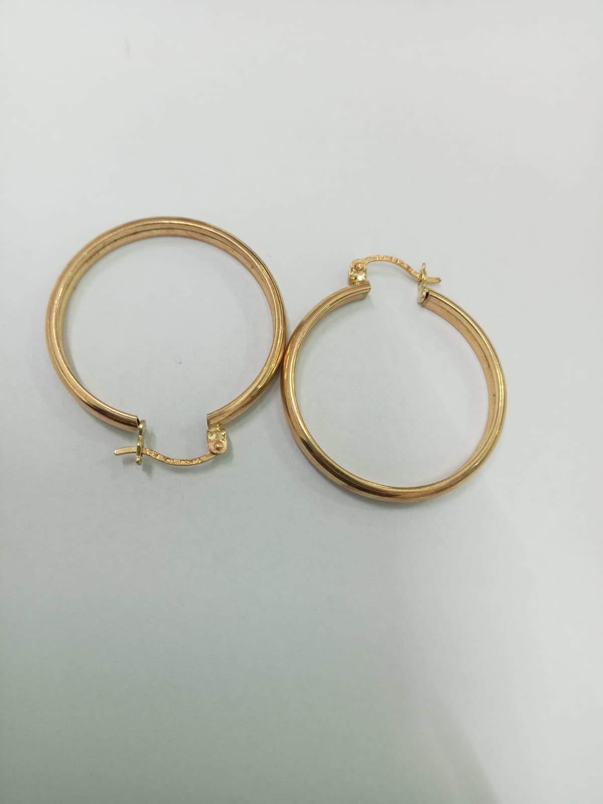 Arracadas Diamantadas en Oro 10k – 2.7g