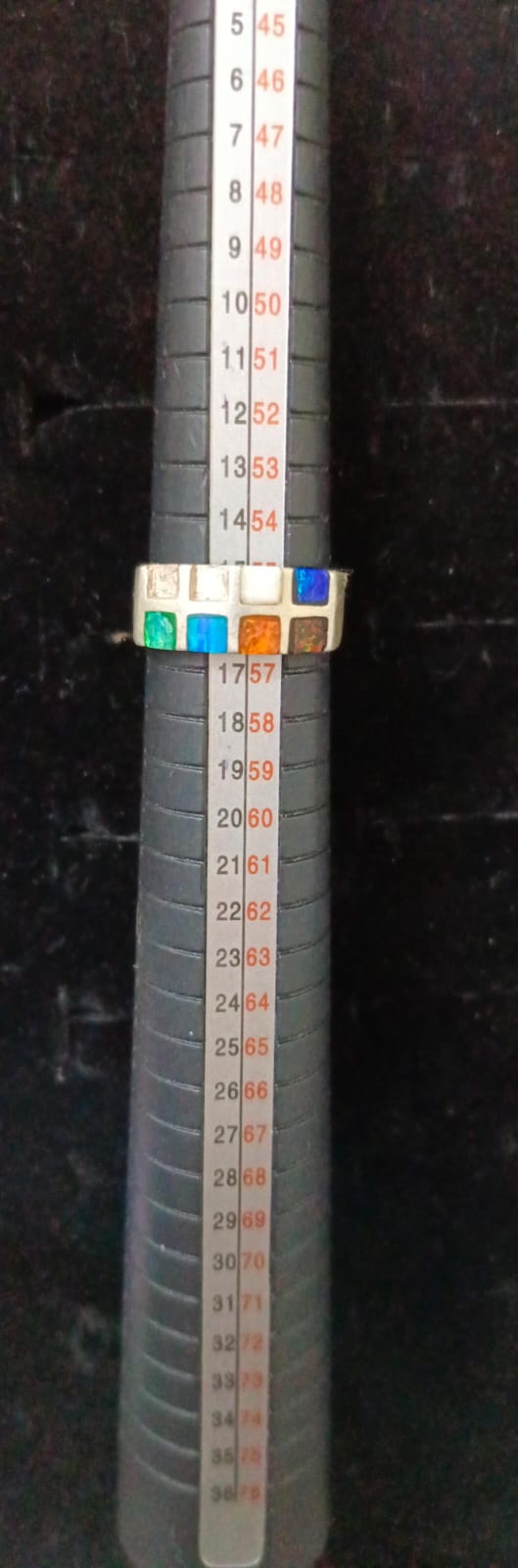 Anillo con cuarzos PLATA 925 peso 5.5gr, usado