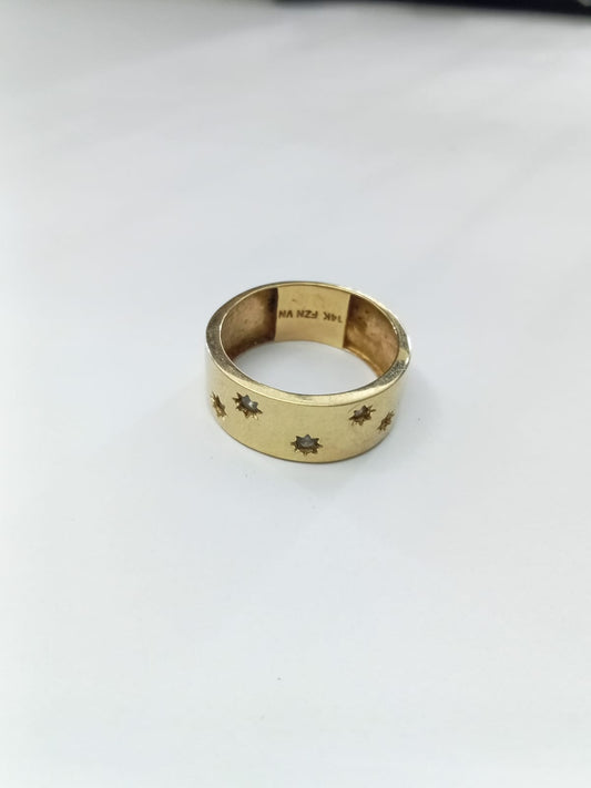 Anillo de Oro 14k con Chispas Incrustadas – Talla 6