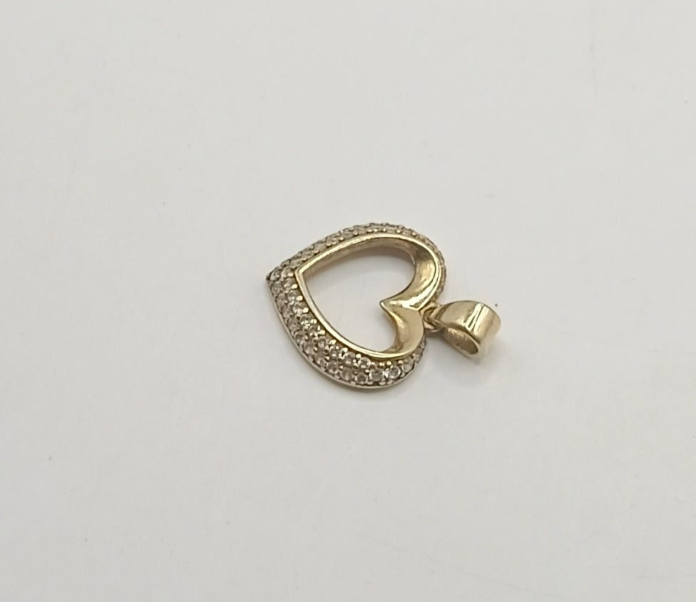 Dije de corazon ORO 10K peso 1.3gr, usado