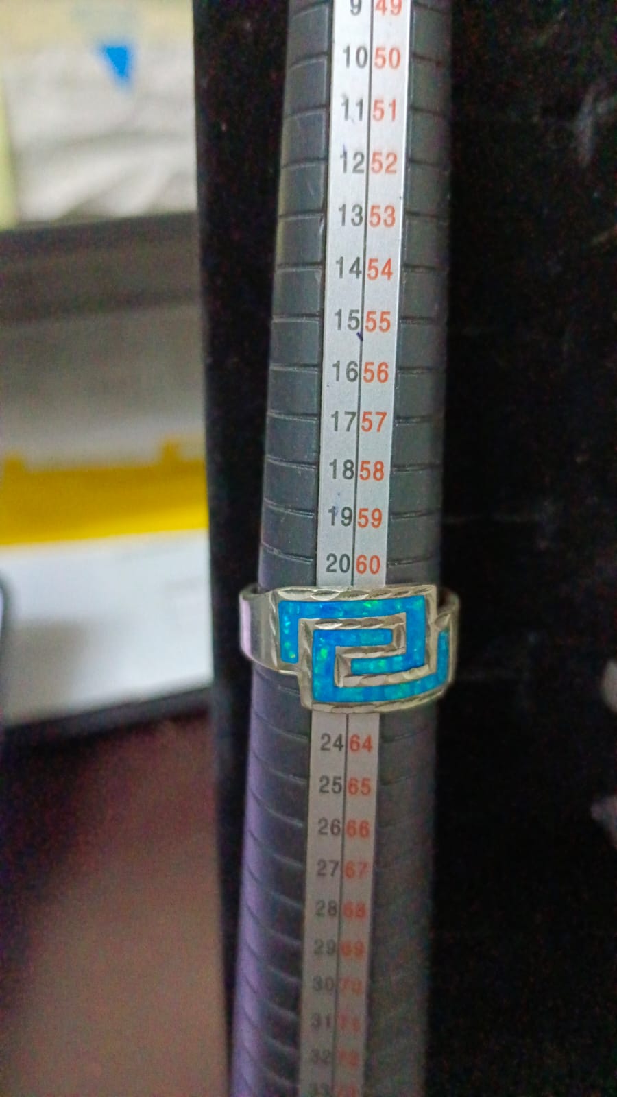 Anillo de PLATA 925 con cuarzos peso 6gr, usado