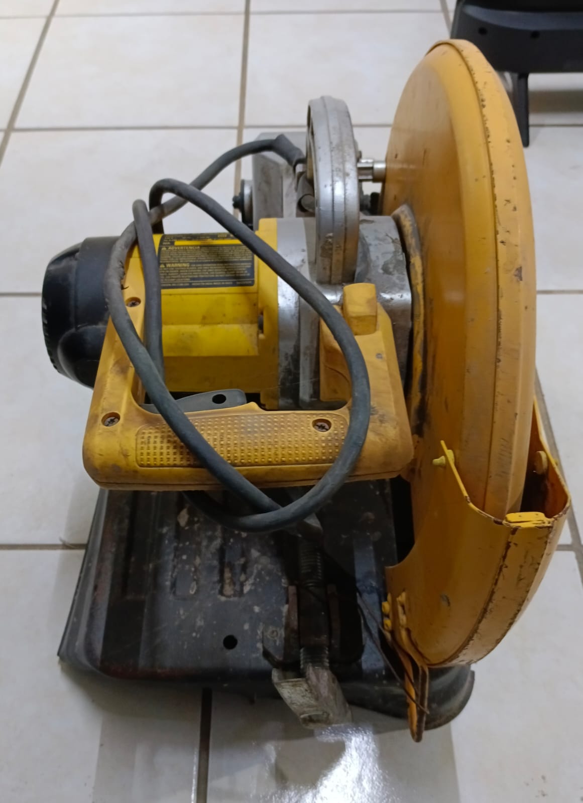 Cortadora de metal DEWALT d28730-b3, usado