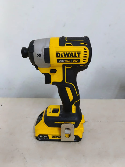 Kit de Taladros DEWALT con bateria y cargador, usado