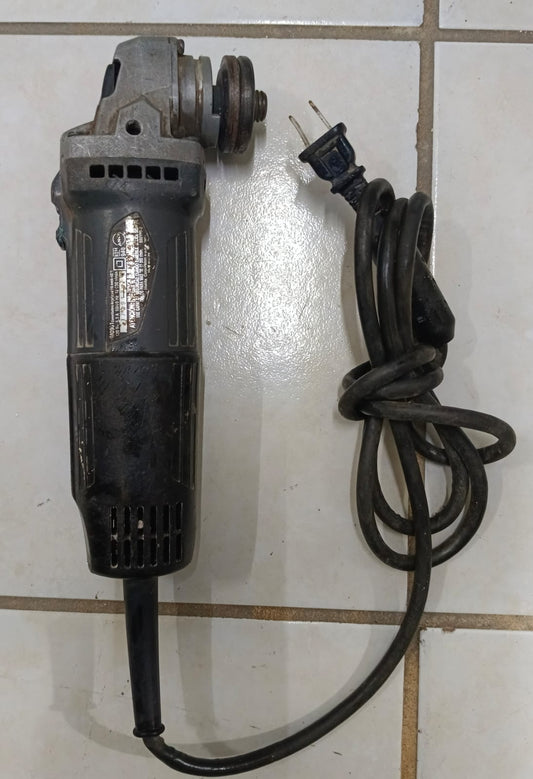 Esmeril Makita M0901 usado