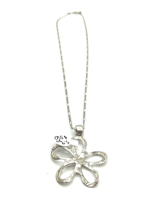 Cadena tejido 3 x 1 con dije de flor gde 26 cm 5.9 gr baño de plata