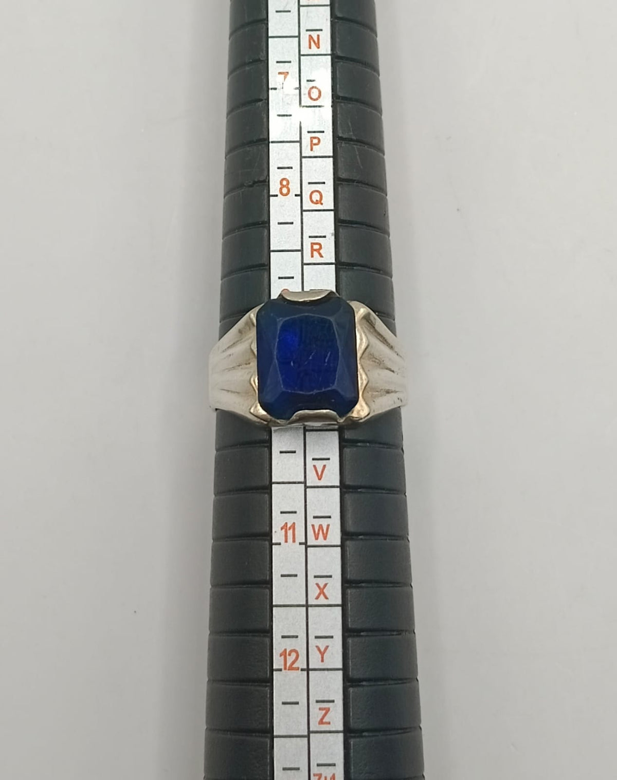 Anillo sintetico azul PLATA 925 peso 6.2gr, usado