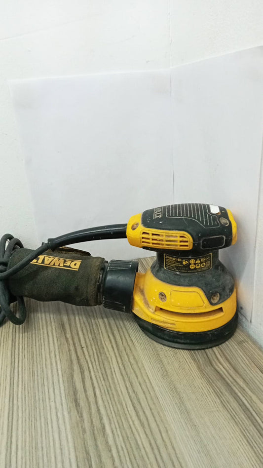 lijadora orbital aleatoria DEWALT modelo DWE6421-usada