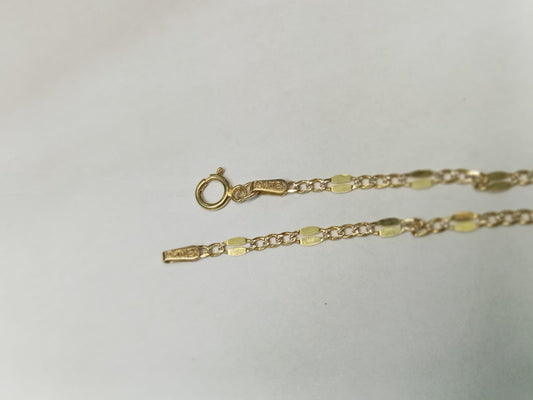 💎 Cadena Moderna en Oro 10K – Estilo Ligero y Sofisticado