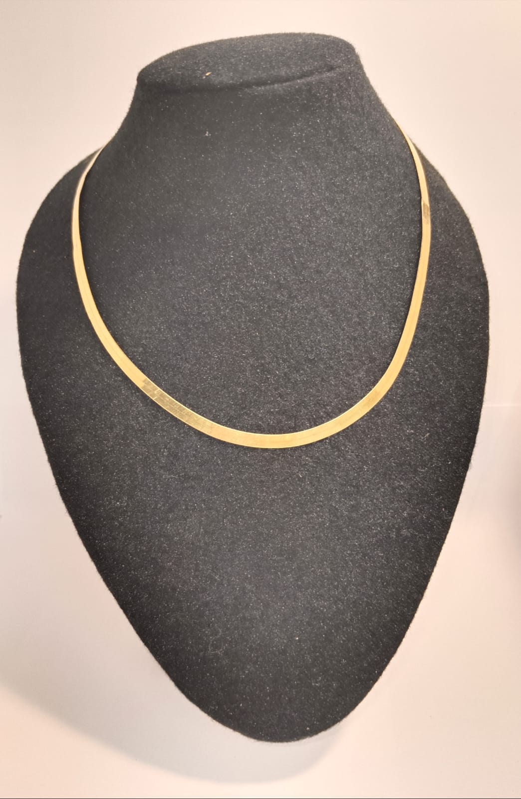 Gargantilla de Oro 18k Plana – 9.7g 💛✨