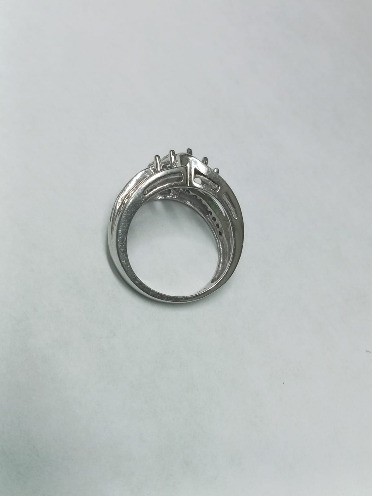 ✨ Anillo de Oro Blanco 14K con Piedras – Talla 7 ✨