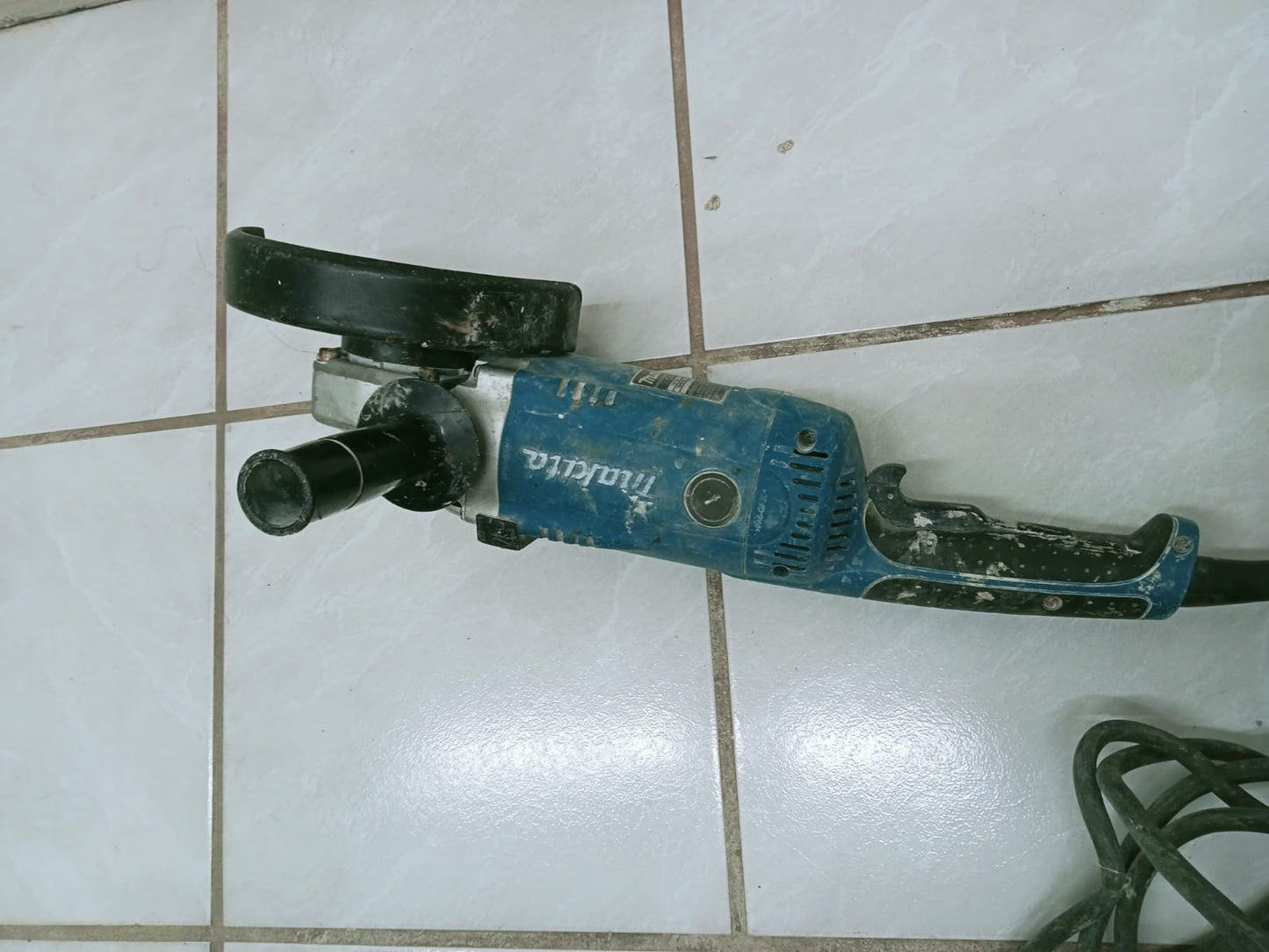 🔧 Amoladora Makita GA7020