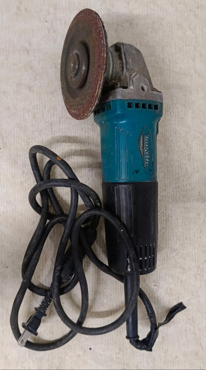 Esmeril MAKITA M0904 - Usado