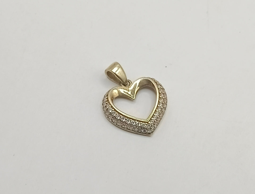 Dije de corazon ORO 10K peso 1.3gr, usado