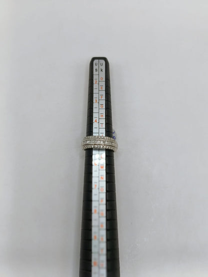 Anillo con sinteticos ORO BLANCO 10K peso 3.8gr, usado