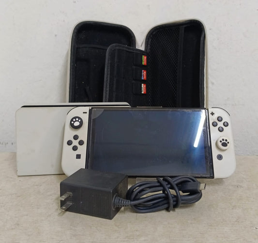 Nintendo SWITCH OLED 3 juegos, usado