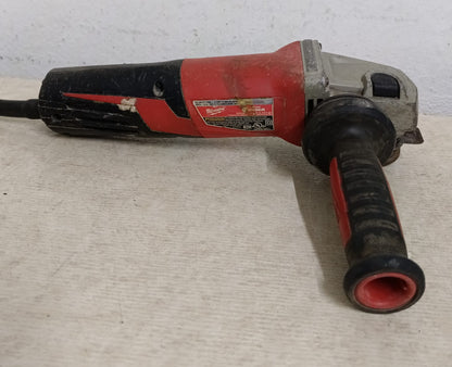 Esmeril MILWAUKEE 6117-33d, usado