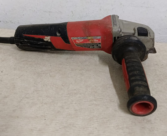 Esmeril MILWAUKEE 6117-33d, usado