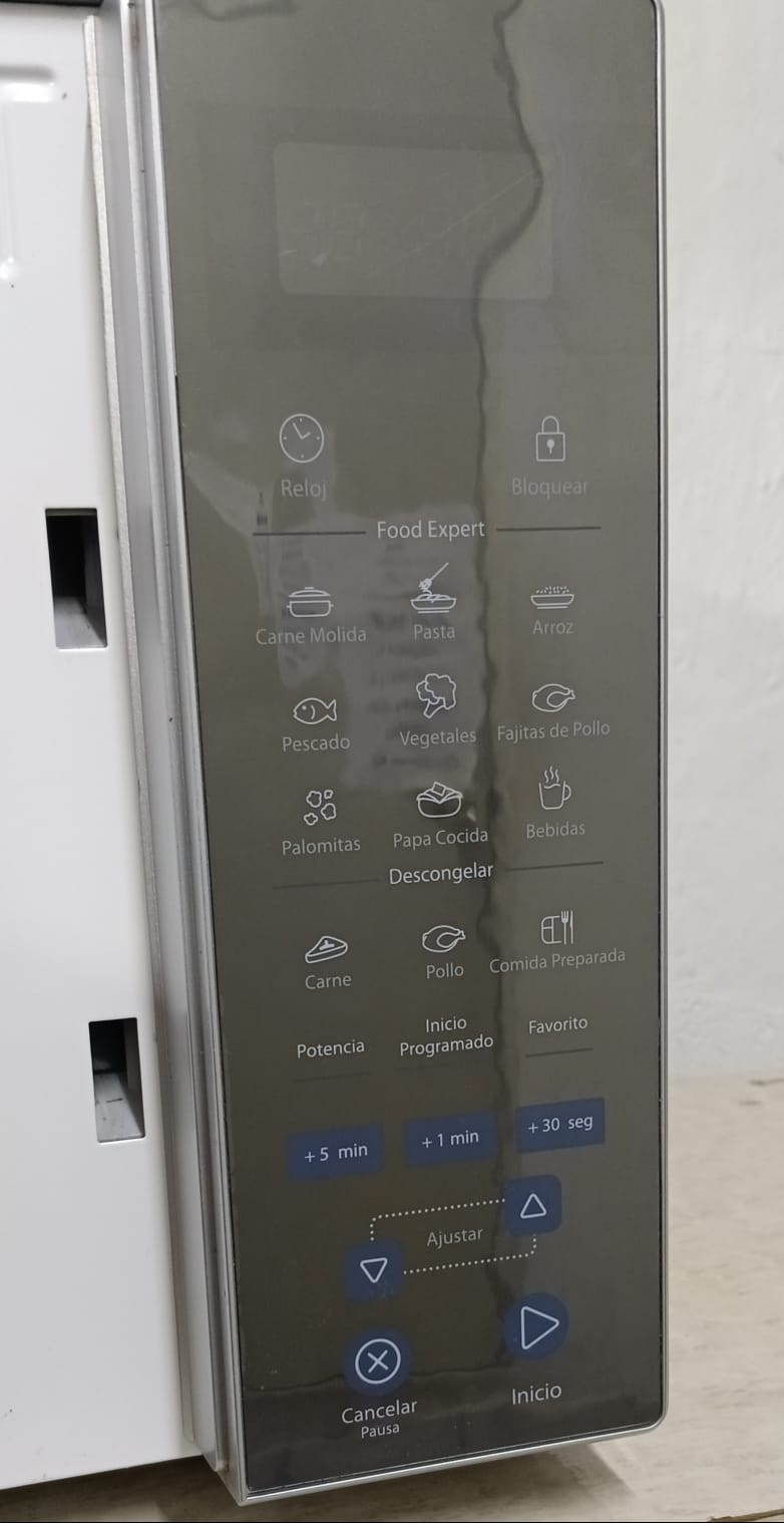 Horno de microondas WHIRLPOOL, usado