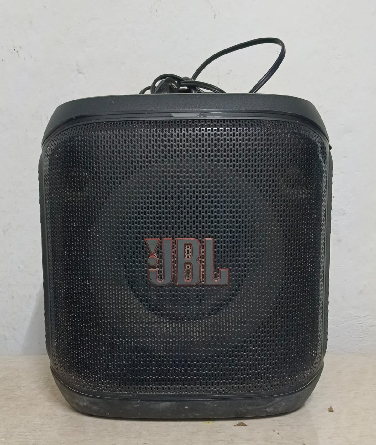 Bocina JBL partybox, usada