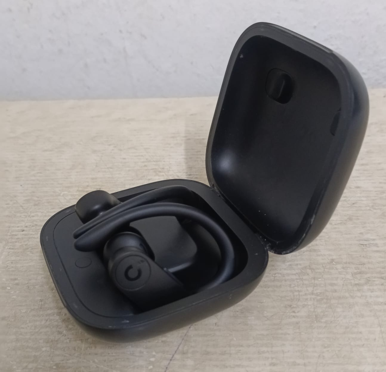 Audifonos inalambricos BEATS powerbeats, usado