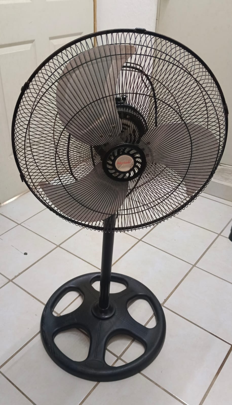 Ventilador MITEK 3317 3 velocidades, usado