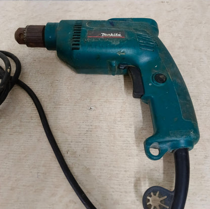 Taladro MAKITA , usado
